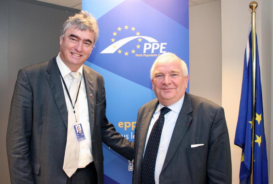 Dr. Zver s predsednikom Evropske Ljudske Stranke Josephom Daulom Dr. Zver s predsednikom Evropske Ljudske Stranke Josephom Daulom